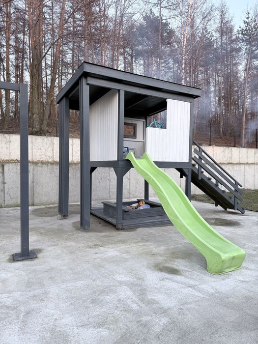 Używany plac zabaw