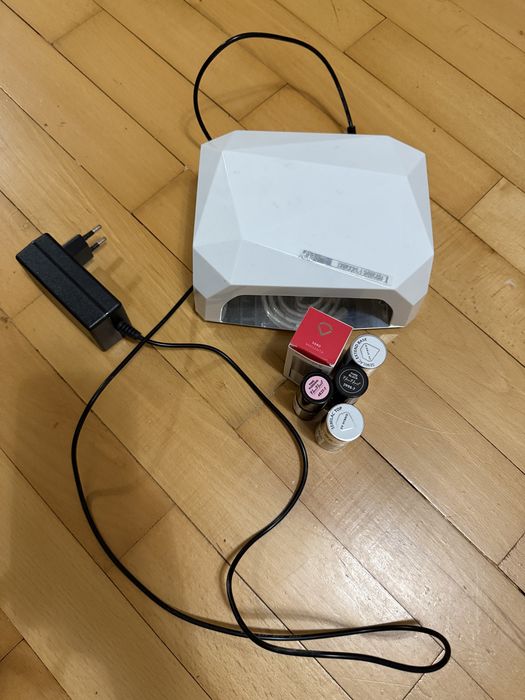 Lampa UV do paznkoci + widoczne lakiery
