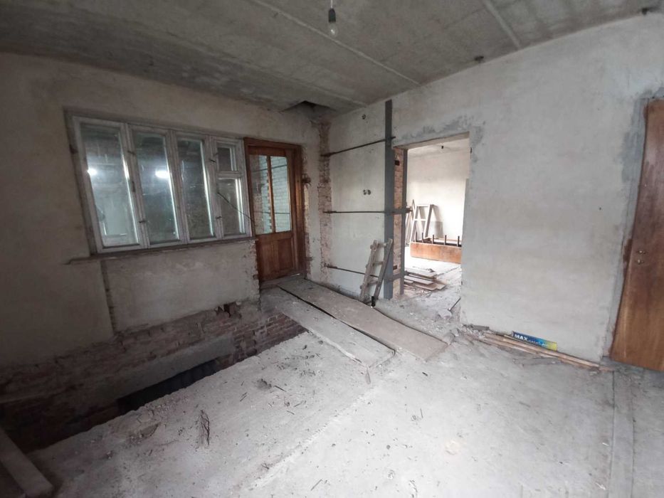 Будинок та земельна ділянка 6,1 сот., м. Кам'янка-Бузька