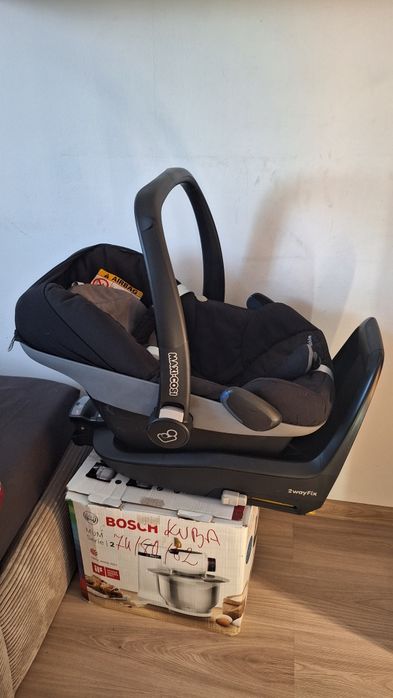 Fotelik Nosidełko Maxi Cosi Pebble + Baza 2wayfix Maxi-Cosi