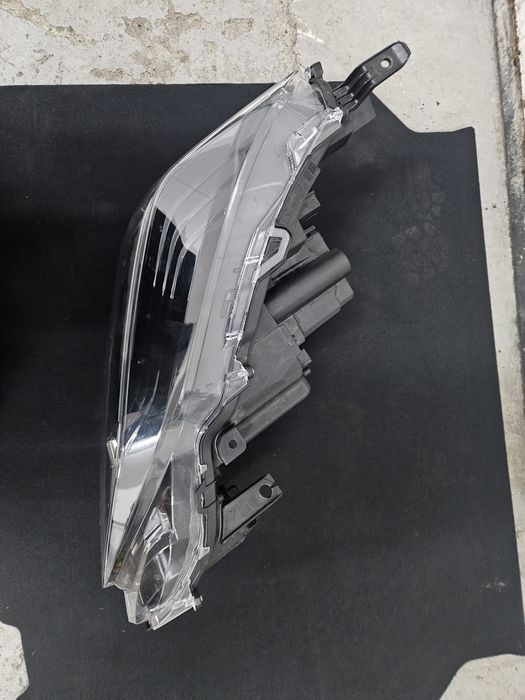 Lampa Reflektor Full Led Toyota Yaris IV Cross