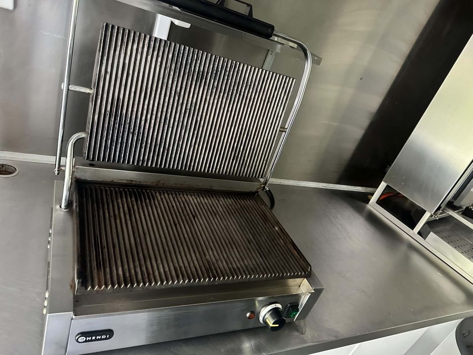 Profesjonalny  elektryczny grill kontaktowy Panini marki Hendi