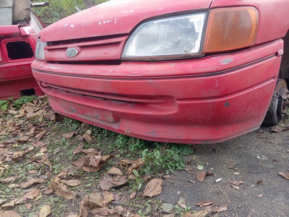 Бампер передній Ford Escort / Форд Ескорт Mk5