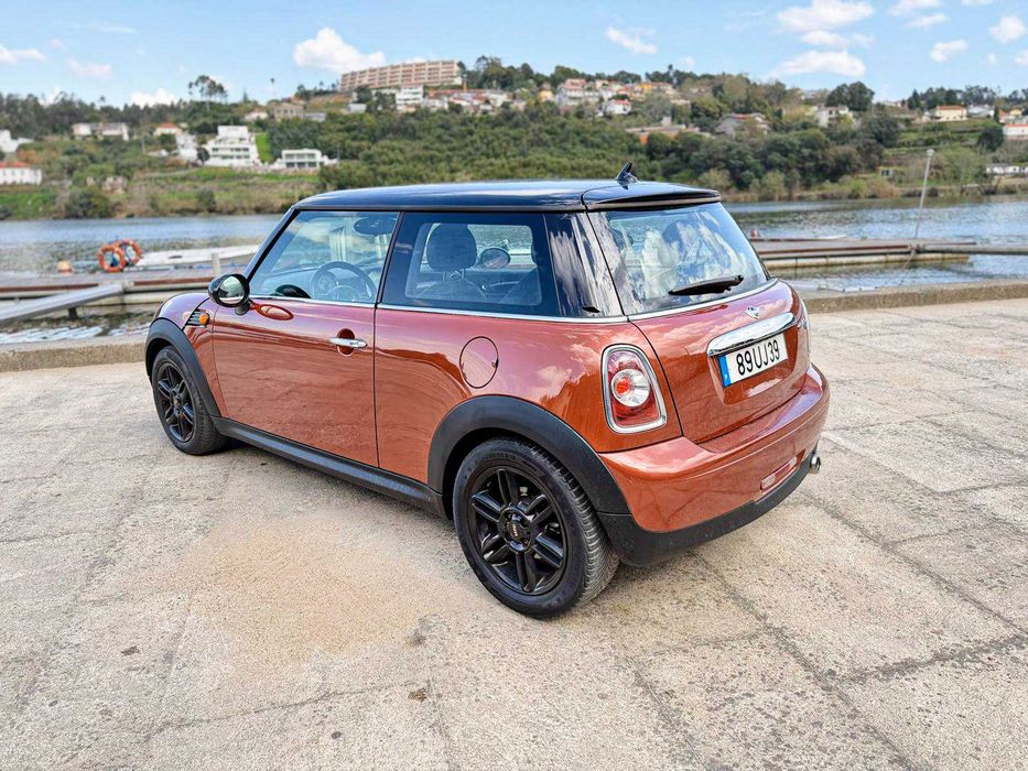 Mini Cooper D 1.6 - Desde 157€ por mês - OFERTA IPHONE 17