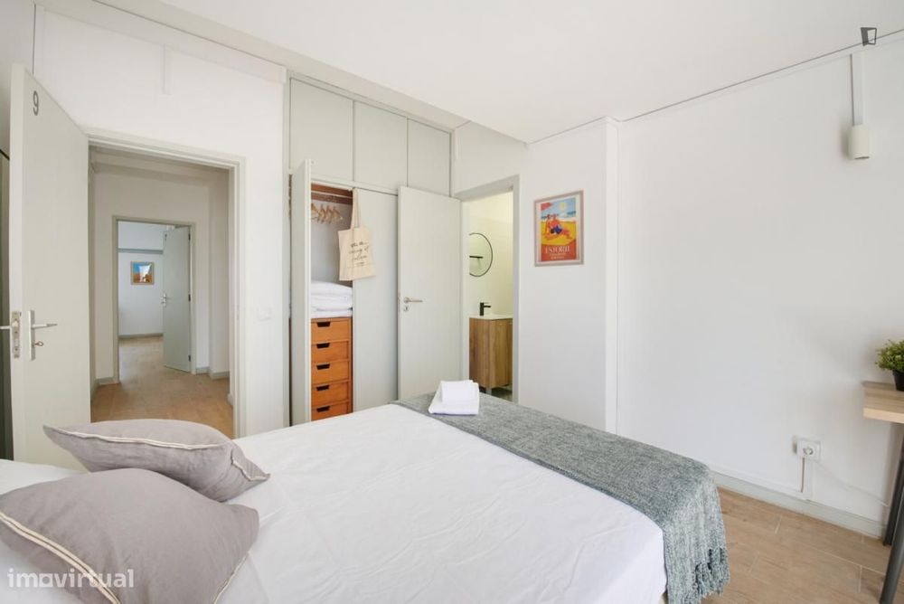 Quarto - localizado em Arroios Lisbon