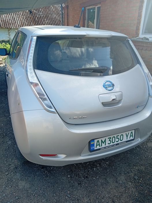 Продам Nissan leaf