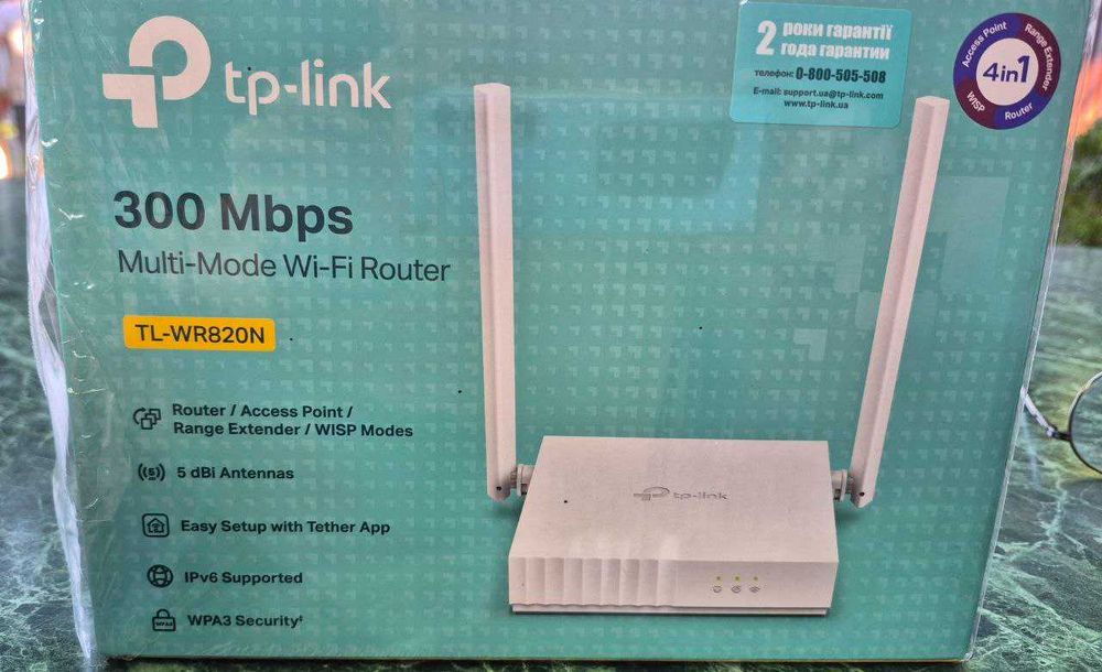 Роутер TP-Link TL-WR820N б/в, практично не був у використанні.