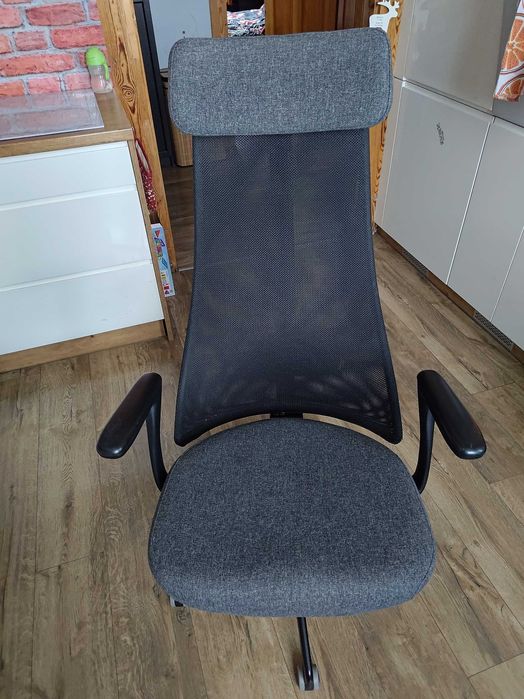 Krzesło biurowe z podłokietnikami - IKEA - JARVFJALLET