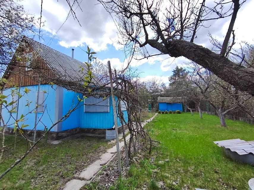 Продам дачу для  для сімейного відпочинку.