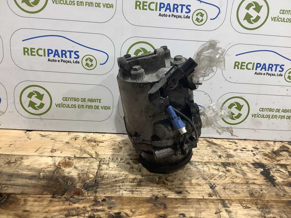 Compressor do ar condicionado Mitsubishi Grandis 2007