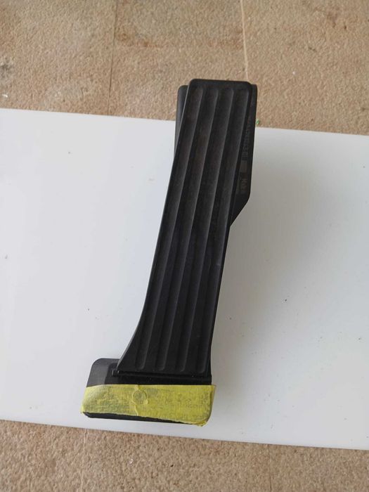 Pedal BMW X1 (E84)