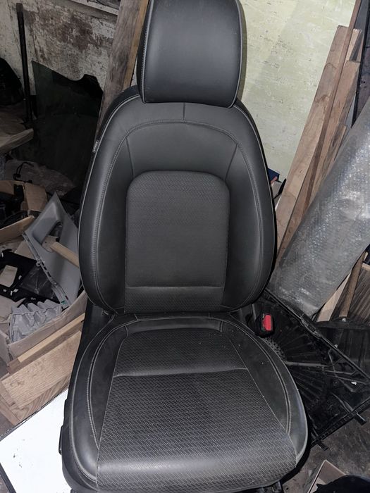 Сиденье пасажирское Kona electric