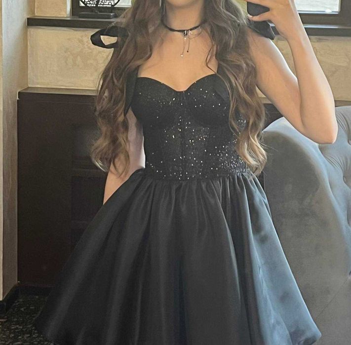 Коктельна, вечірня сукня