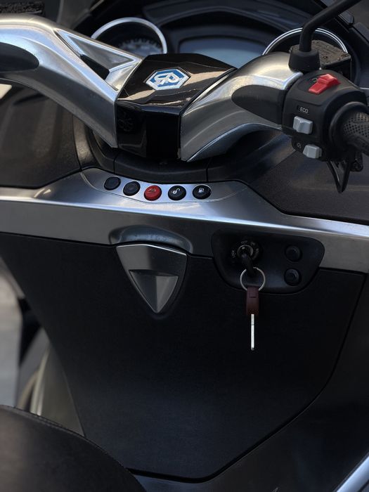 PIAGGIO X10 350 - Impecável!