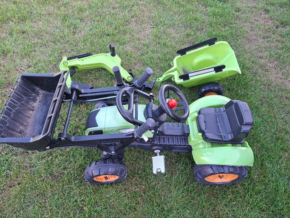 Traktor na pedała dla chłopca