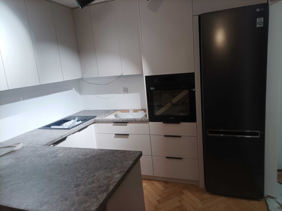 Montaż mebli Ikea/Stolarz/usługi meblarskie