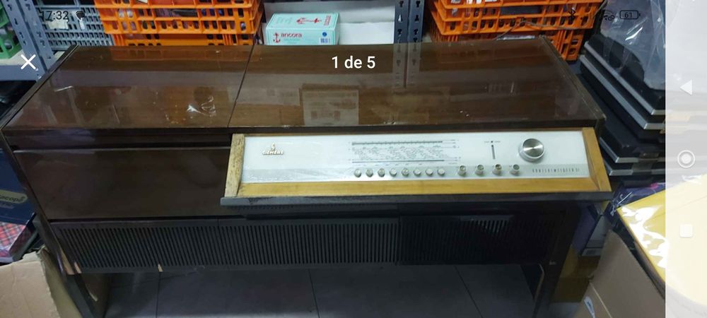 Rádios antigos e aparelhos musica