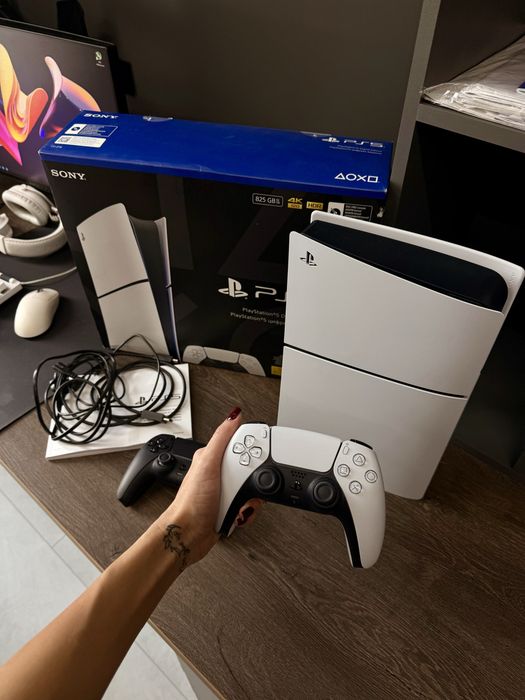 PlayStation 5 Slim  825GB + 2 геймпади / На ГАРАНТІЇ!