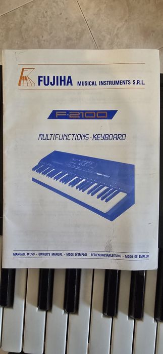 Piano Vintage FUJIAH F 2100