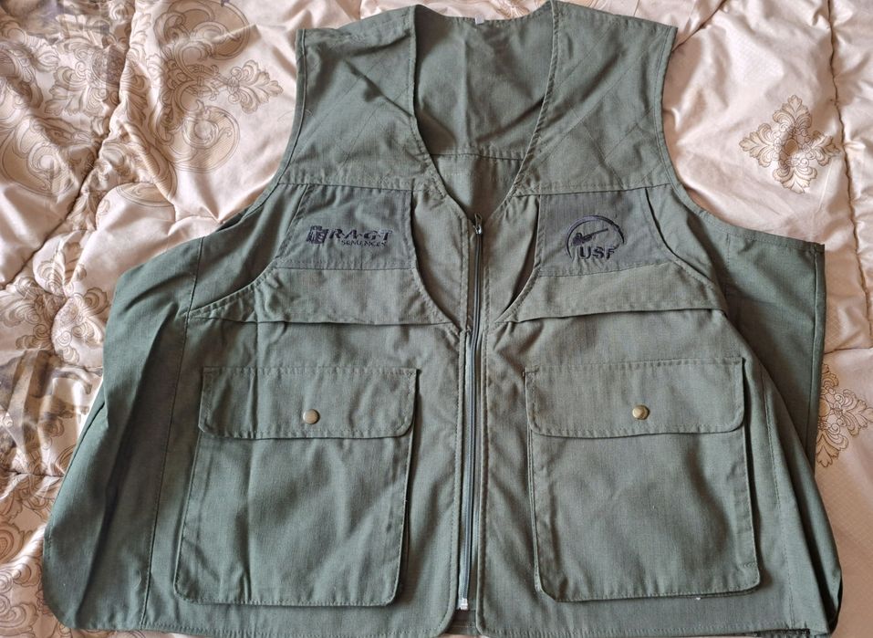 Желет для полювання і рибалки