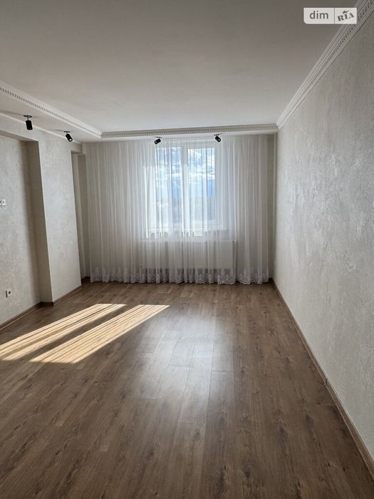 Продаж 3к квартири 98 кв. м на вул. Тролейбусна