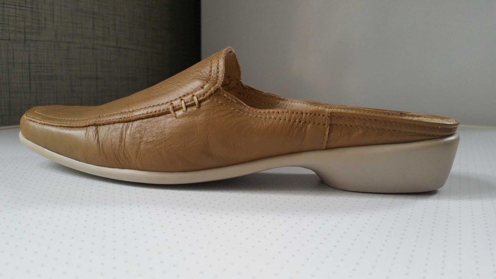 Тапочки-шлёпанцы кожаные