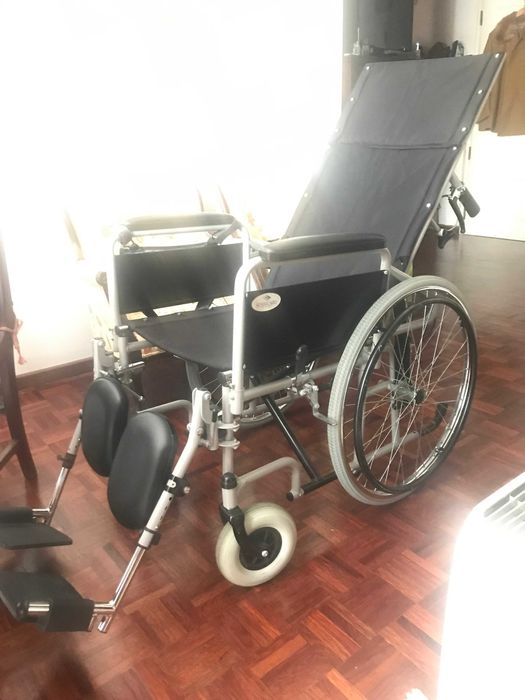 Cadeira de rodas tamanho grande