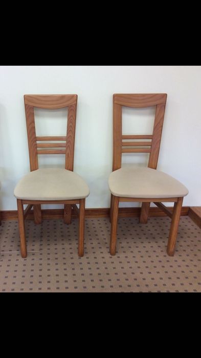 Mesa de Reunião (e Exposição) com 2 cadeiras