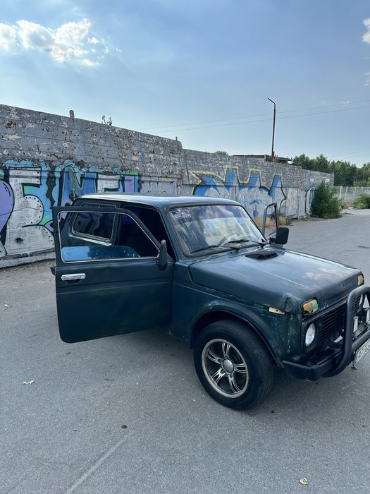 Продам автомобіль ніва