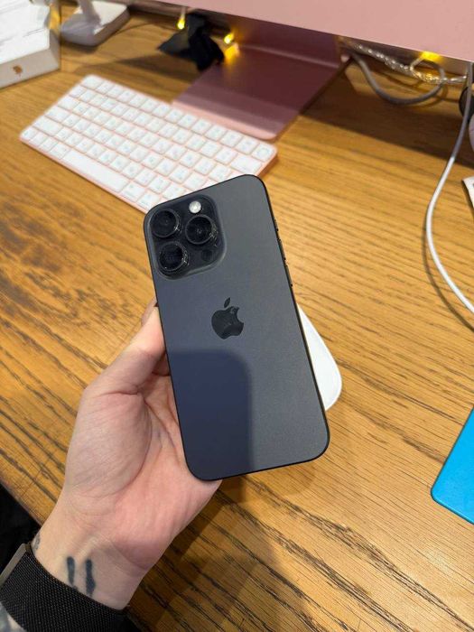 Б/У iPhone 15 Pro 256GB Black Titanium - Розтермінування