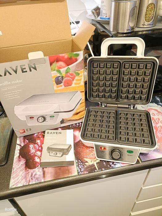 Gofrownica RAVEN EG002W 1000W z regulacją temperatury.