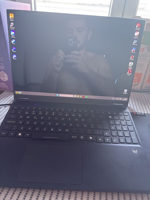 Acer Predator Helios Neo 16 AI OLED (RTX 5070 Ti / Ultra 9 / 32GB) – Com Fatura e Garantia (Como Novo)