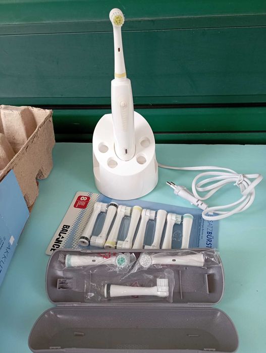 Escova de Dentes Elétrica com recargas