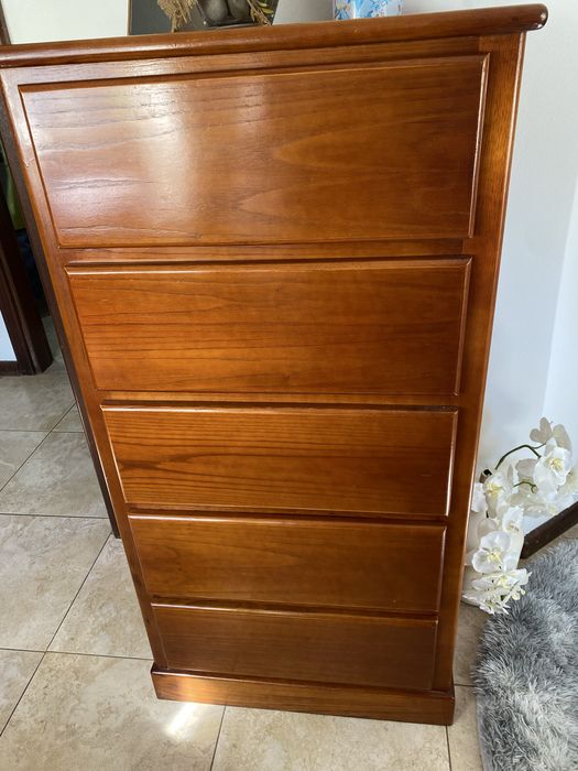 Mobilia de quarto em mandeira