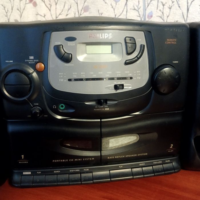 PHILIPS музыкальный центр продам