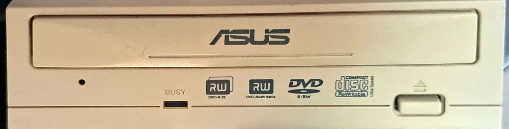 Napęd CD/DVD Asus Model DRW-1604P z 2004 roku