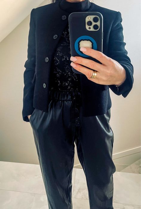 Bluzka z cekinami ViCOLO. Rozm S