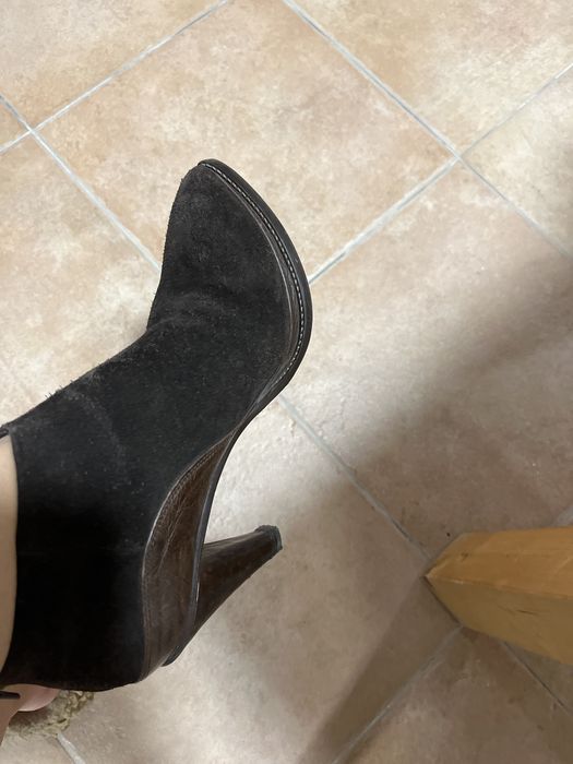 Botas castanhas de salto em pele
