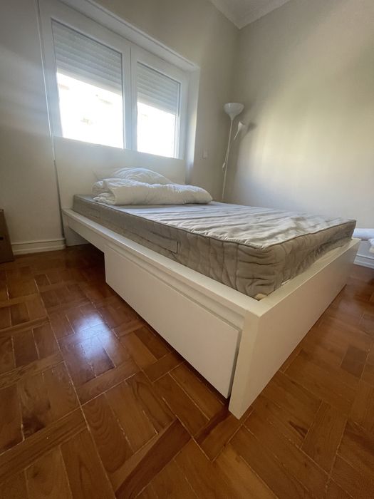 Cama + Estrado + 2 Gavetas de Arrumação IKEA