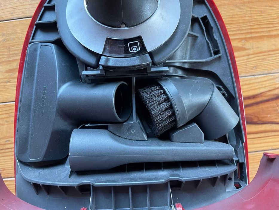 À venda: Aspirador Miele Complete C2 Cat & Dog PowerLine – 150€