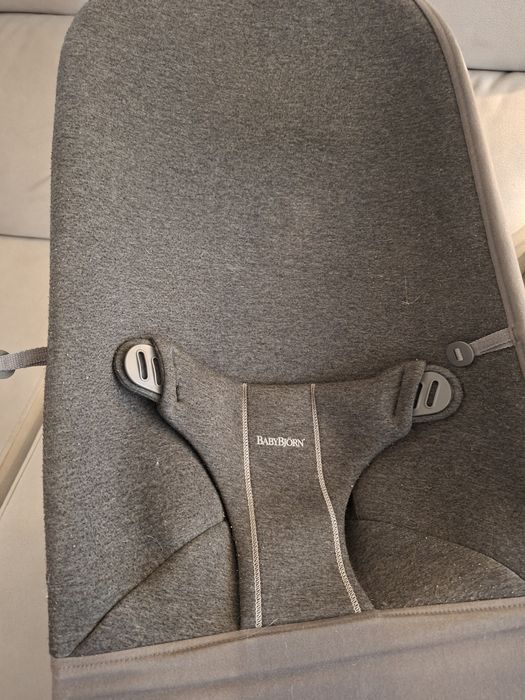 Espreguiçadeira BabyBjörn Balance Soft – Cinzento Escuro