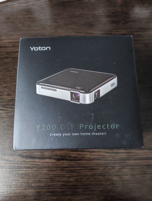 Міні-проектор Y200