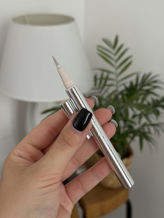 Colorgram koreański eyeliner silver tear srebrny