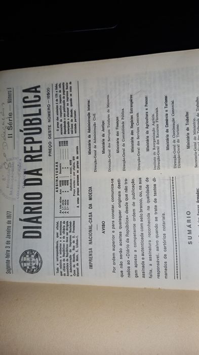 Livro Antigo Diário Républica 1977 em excelente estado