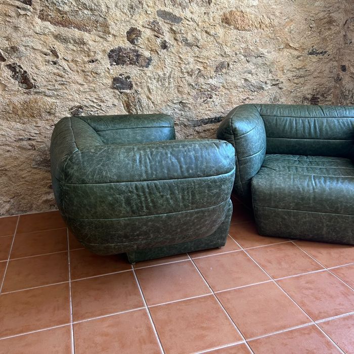 poltrona vintage monumental robusta em pele com design italiano