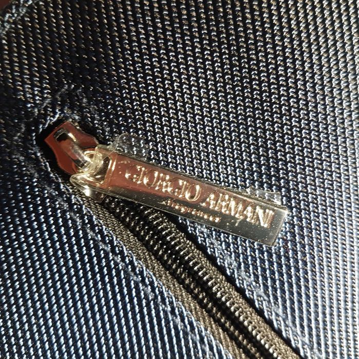 kosmetyczka torba saszetka z podręcznym haczykiem suwak giorgio armani