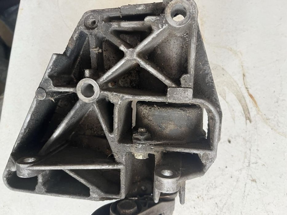 інші мото Ролік двигуна bmw e46 e39 2,0d m47 інші мото запч