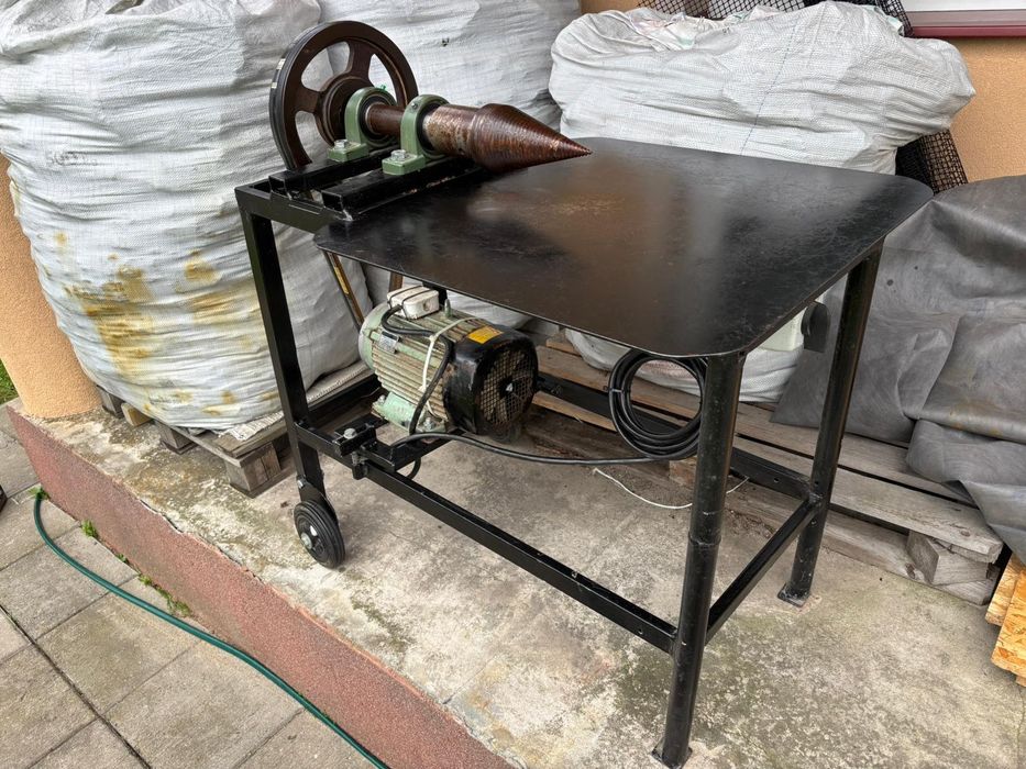 Łuparka świdrowa do drewna