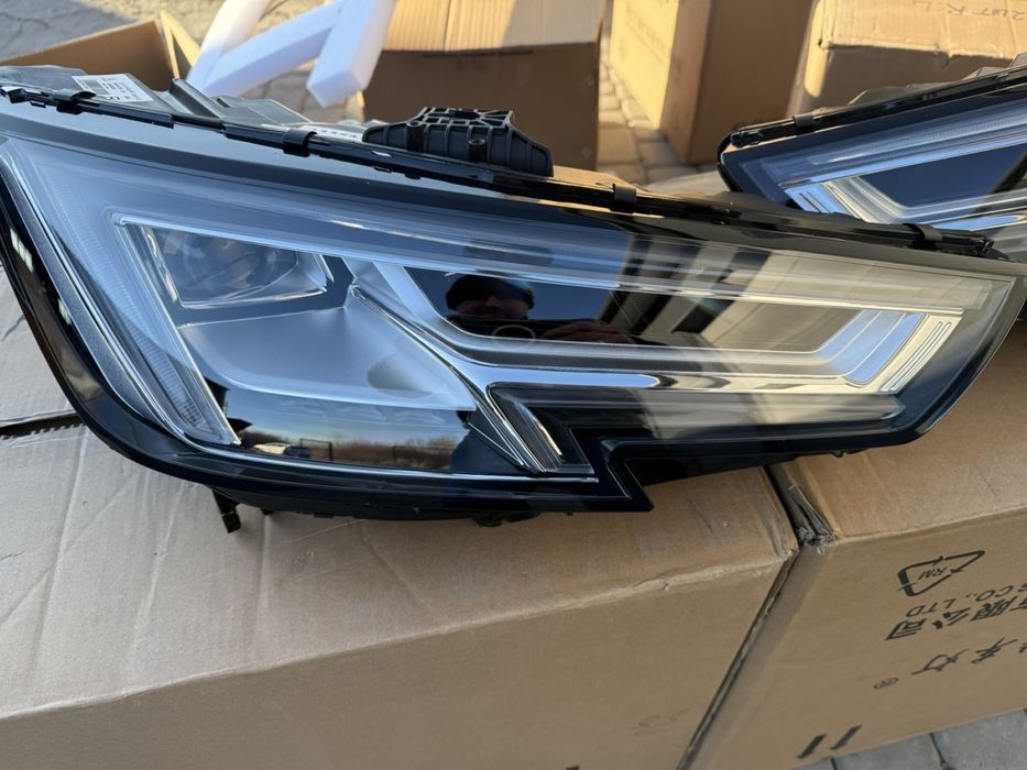 Фари AUDI A4 B9  2016-2019 рік Full led права та ліва