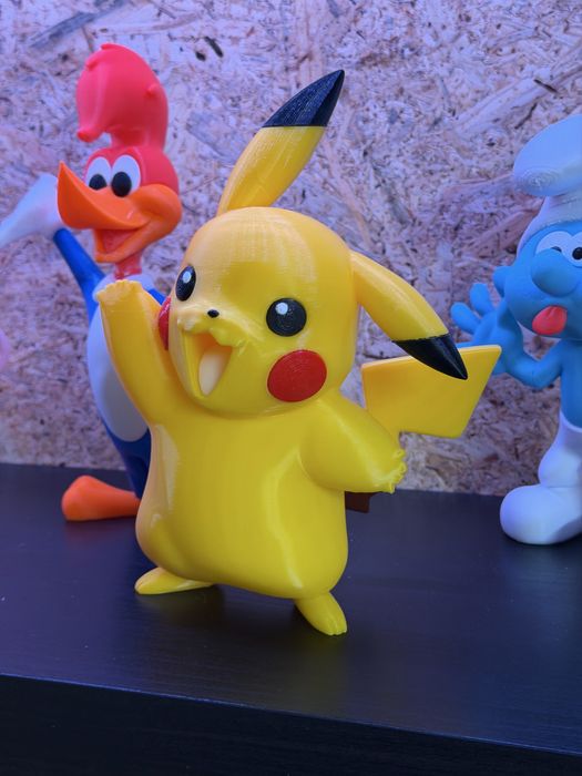 Figura Pikachu 20cm